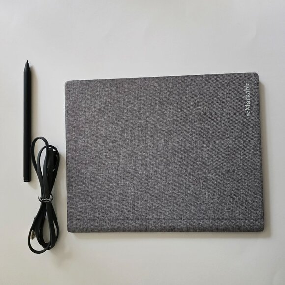 Remarkable 2 Paper Tablet And Book Folio Essentials Bundle - Picture 15 of 16